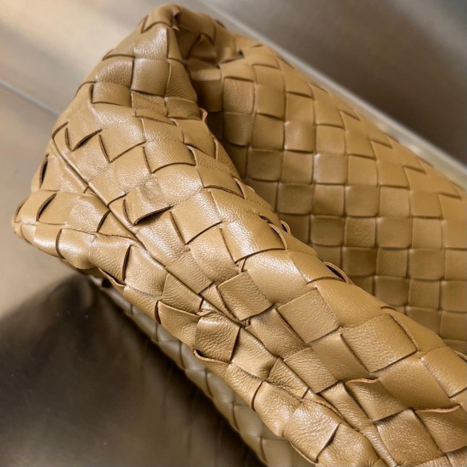 Bottega Veneta Jodie dark beige 600261 48x40x16cm-duoc-ban-tai-Hvip Bags and Accessories