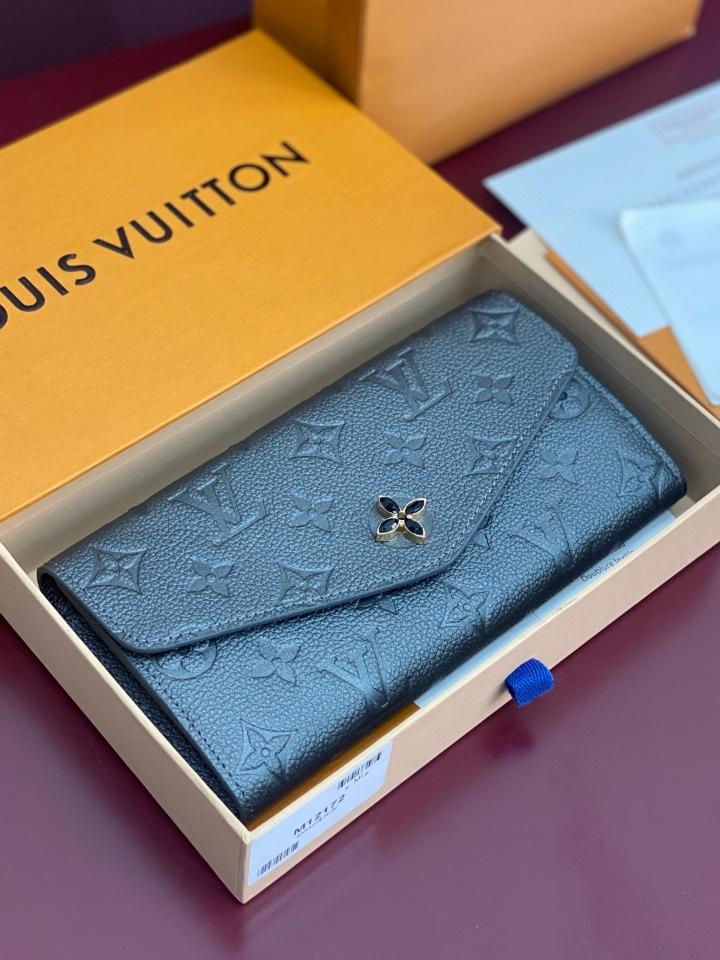 Louis Vuitton M12172
Sarah Wallet-duoc-ban-tai-Hvip Bags and Accessories
