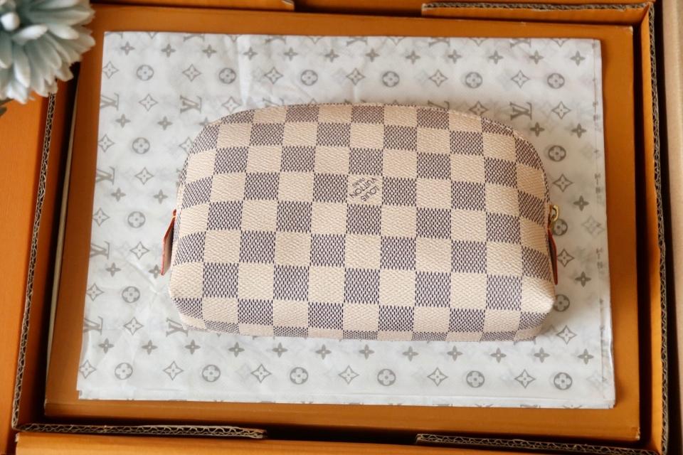 Louis Vuitton N60024
Cosmetic PM Pouch-duoc-ban-tai-Hvip Bags and Accessories