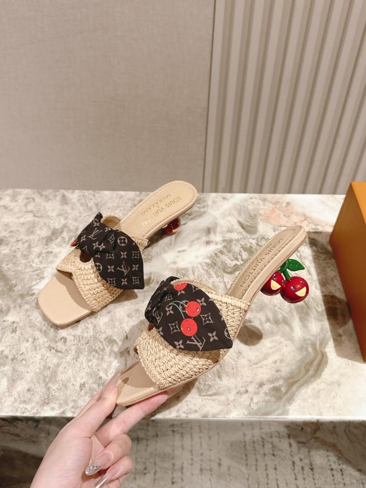 Louis Vuitton 1AHLSK
LV x TM Cherie Mule beige 55mm(1)-duoc-ban-tai-Hvip Shoes and Clothes