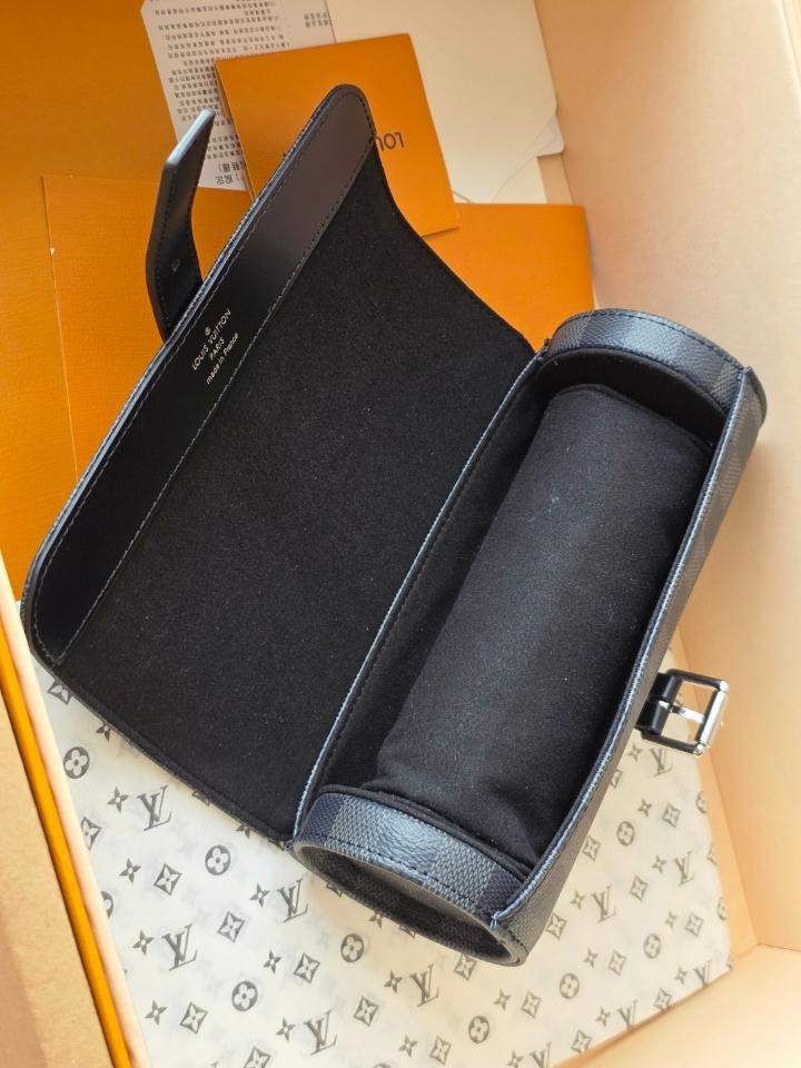 Louis Vuitton M43385
3 Watch Case 20x8x8cm.-duoc-ban-tai-Hvip Bags and Accessories