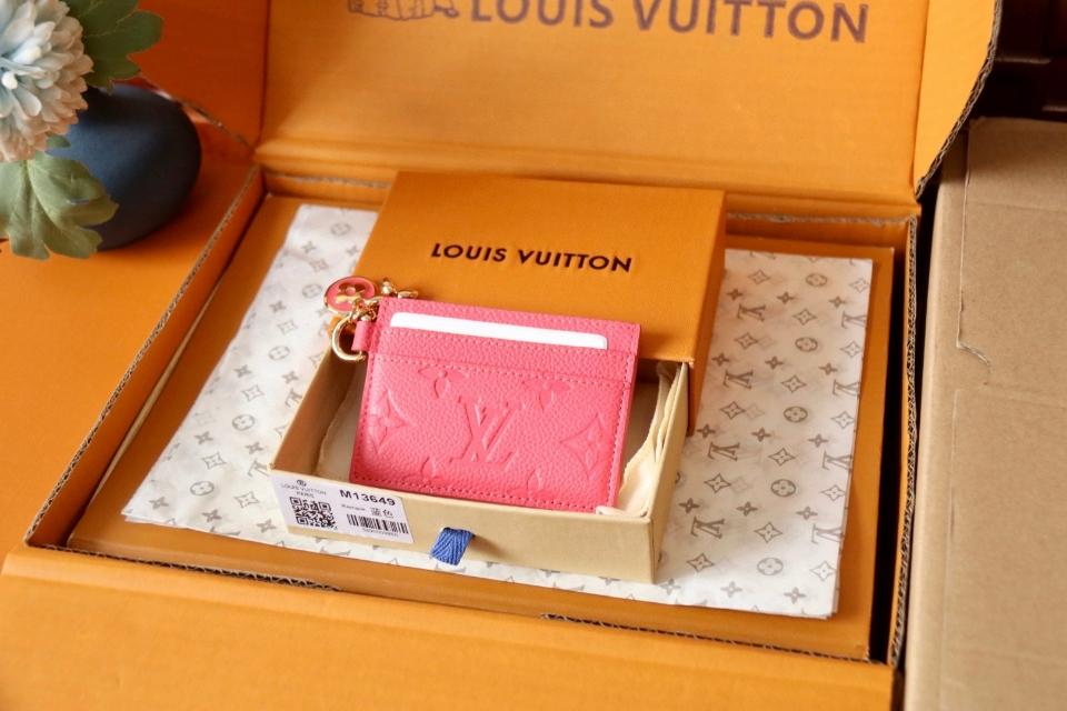 Louis Vuitton M13647
LV Charms Card Holder-duoc-ban-tai-Hvip Bags and Accessories