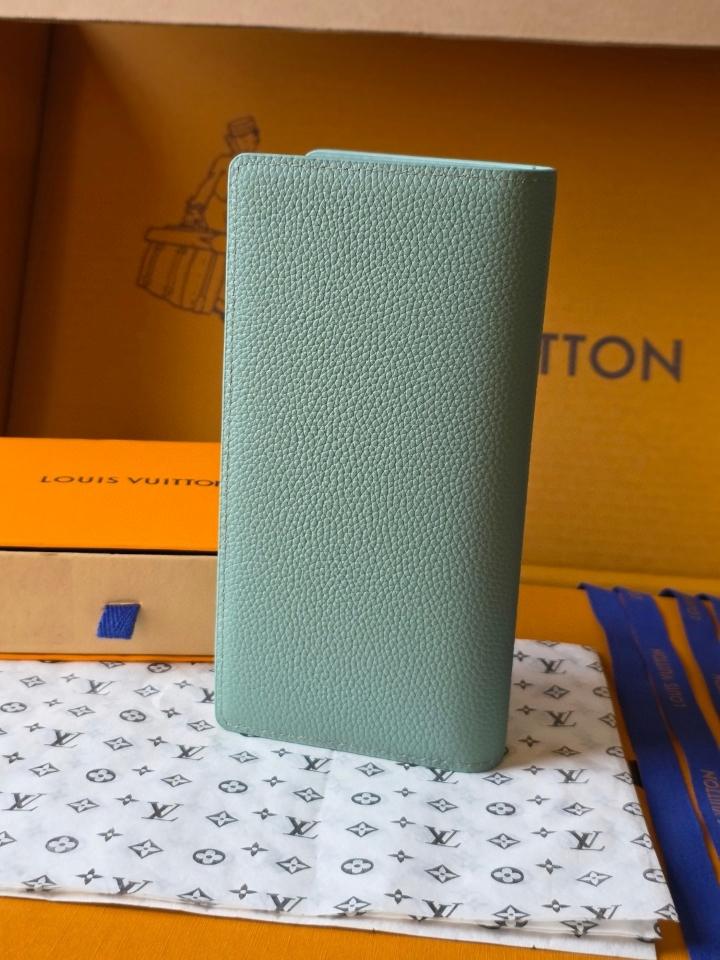 Louis Vuitton M25941
Brazza Wallet light green -duoc-ban-tai-Hvip Bags and Accessories