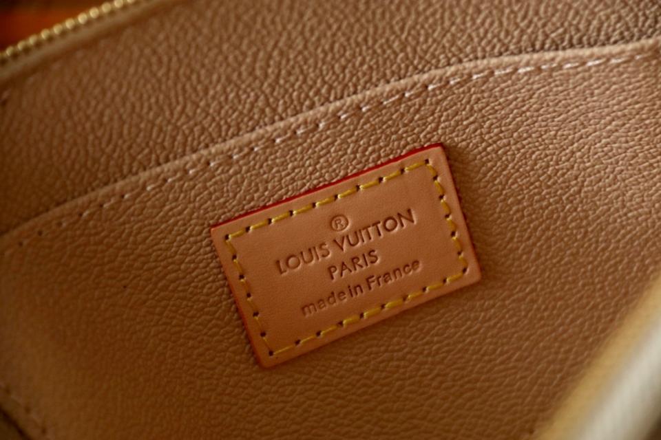 Louis Vuitton N60024
Cosmetic PM Pouch-duoc-ban-tai-Hvip Bags and Accessories