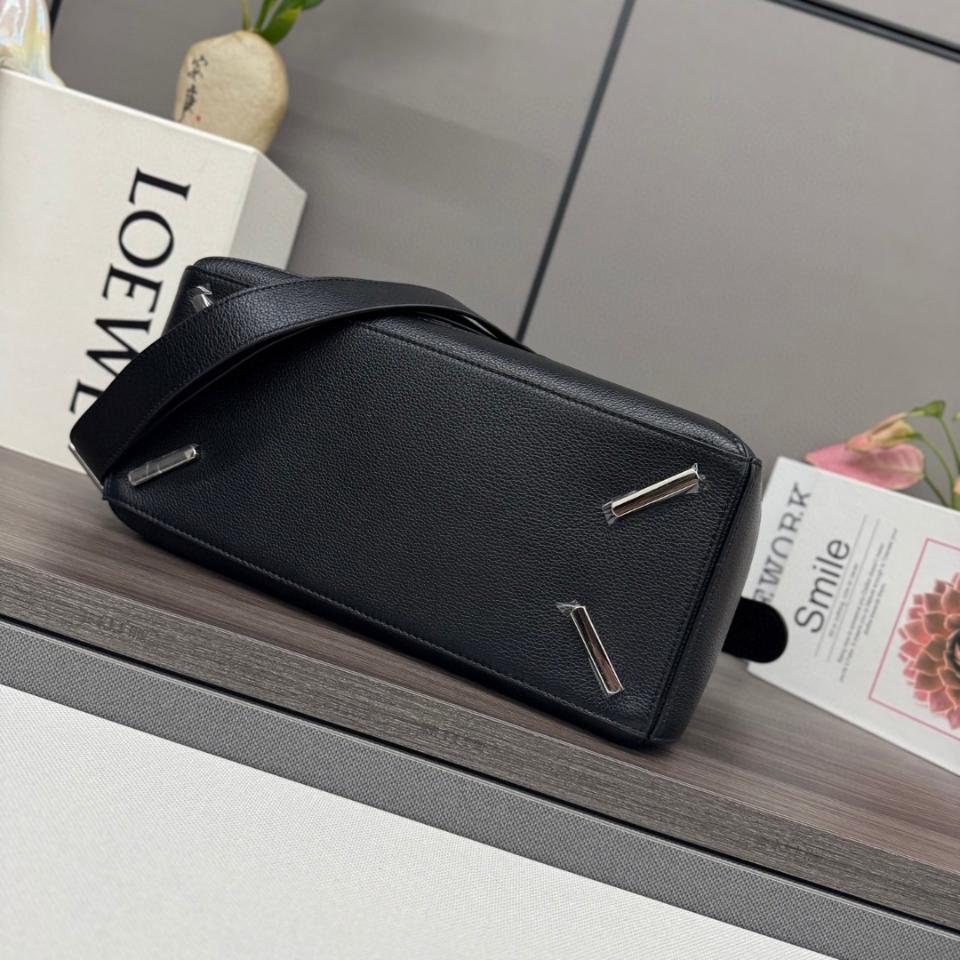 Loewe Large Puzzle bag in supple grained calfskin B510PNLX03 black -duoc-ban-tai-Hvip Bags and Accessories