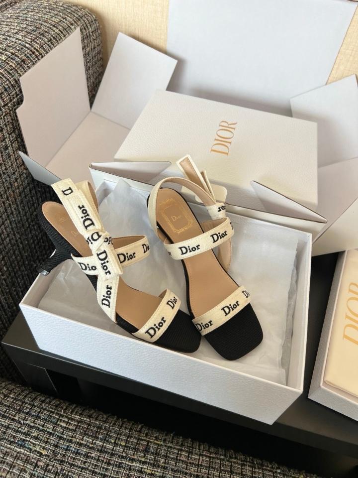 Dior Sandal with J'Adior Straps
Black Embroidered Cotton-duoc-ban-tai-Hvip Shoes and Clothes