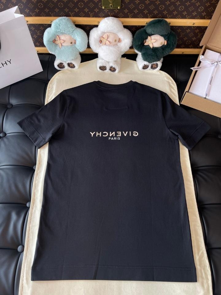 Givenchy
logo t-shirt black BM71MG3YR5001-duoc-ban-tai-Hvip Shoes and Clothes