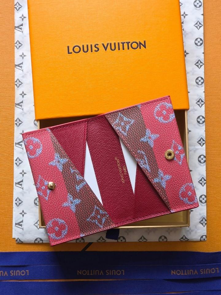 Louis Vuitton M26904
Ví Đựng Thẻ Slim-duoc-ban-tai-Hvip Bags and Accessories