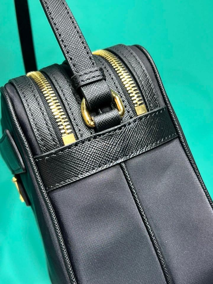 Prada Re-Edition 1978 medium Re-Nylon and Saffiano leather shoulder bag black 1BH218 21*17*8cm-duoc-ban-tai-Hvip Bags and Accessories