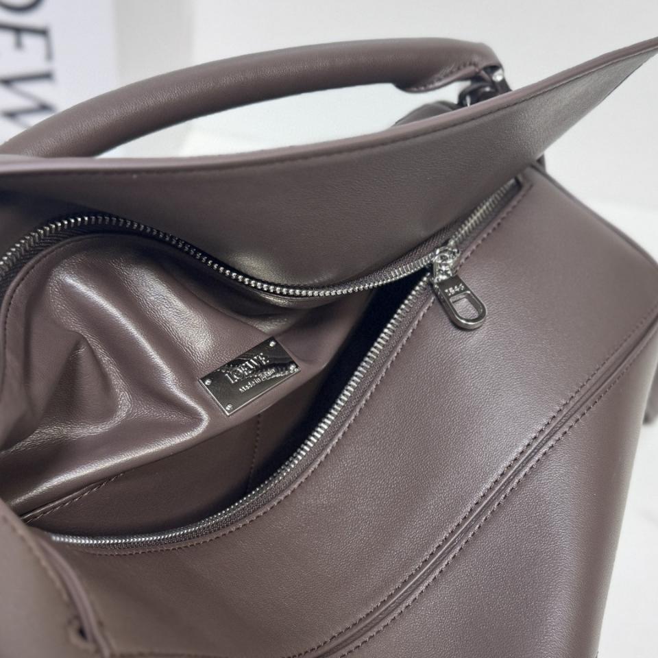 Loewe Large Featherlight Puzzle bag in nappa lambskin B510PNLX02 33*14.7*21.5CM Dark Chestnut -duoc-ban-tai-Hvip Bags and Accessories