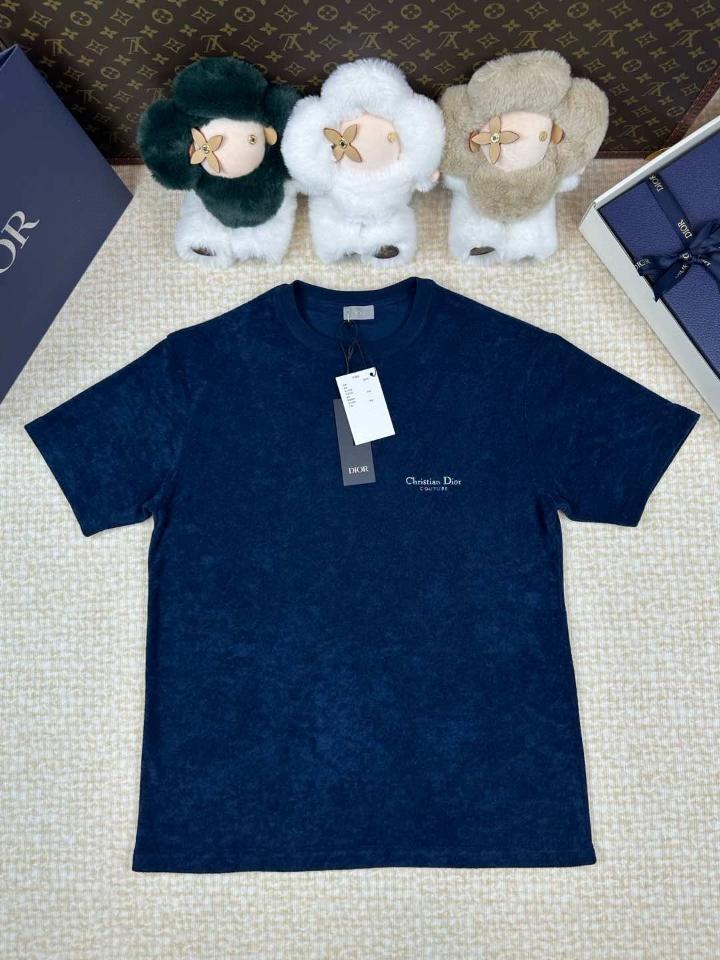 Christian Dior Couture T-Shirt, Relaxed Fit
Blue Terry Cotton
 593J696F3006_C580-duoc-ban-tai-Hvip Shoes and Clothes