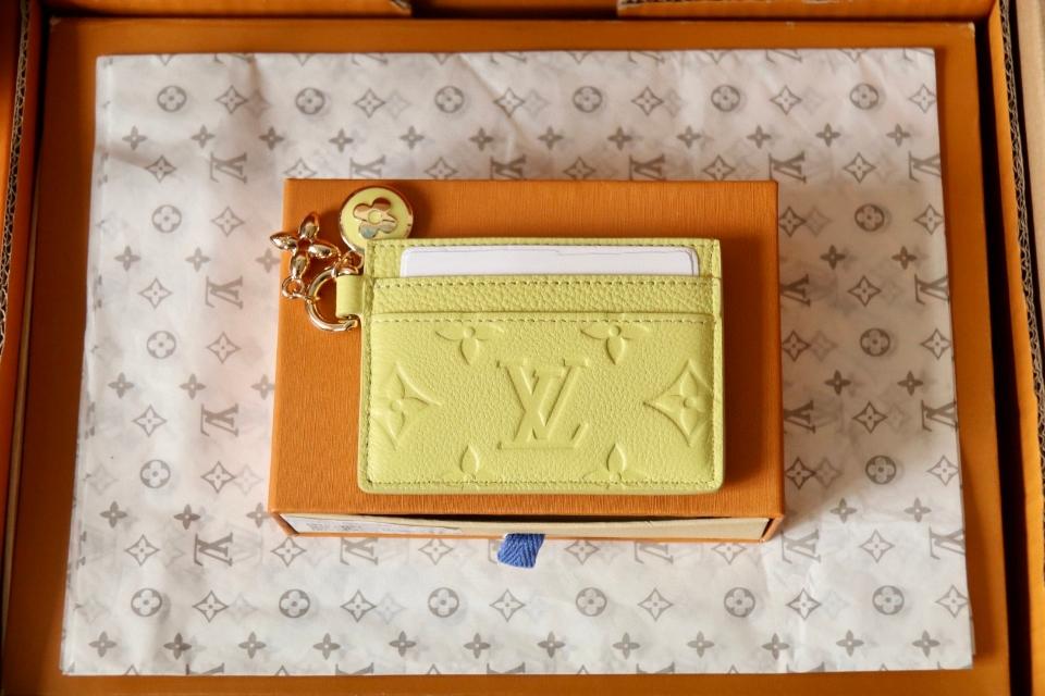 Louis Vuitton M13645
LV Charms Card Holder-duoc-ban-tai-Hvip Bags and Accessories