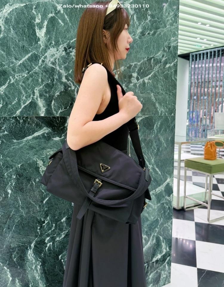 Prada Explore large Re-Nylon shoulder bag with flap 1BD391 black 37.5x19x12cm-duoc-ban-tai-Hvip Bags and Accessories