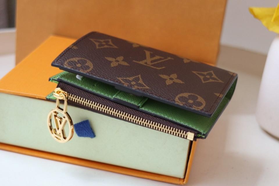 Louis Vuitton M25693
Lisa Wallet-duoc-ban-tai-Hvip Bags and Accessories