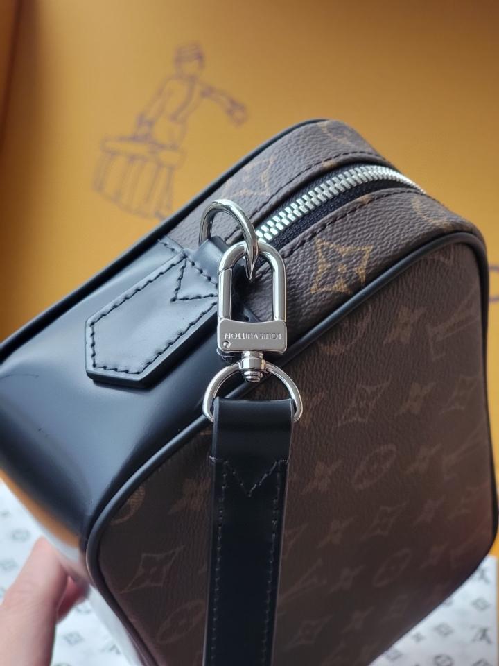 Louis Vuitton N47626
Pochette Kasai brown -duoc-ban-tai-Hvip Bags and Accessories
