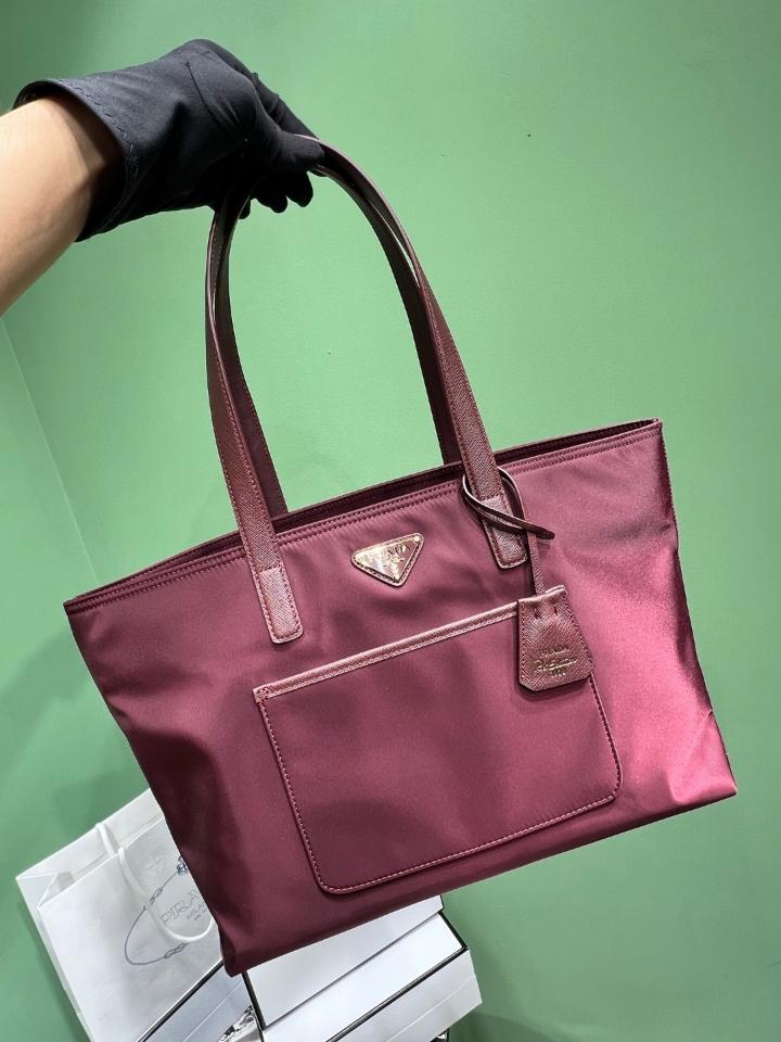 Prada Re-Edition 1978 medium Re-Nylon and Saffiano leather tote bag burgundy 1BG555 35x26x15cm-duoc-ban-tai-Hvip Bags and Accessories