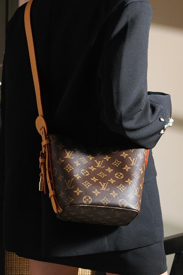 Louis Vuitton M12925
Túi All In BB 𝟏𝟖*𝟏𝟐*𝟏𝟔𝐜𝐦-duoc-ban-tai-Hvip Bags and Accessories