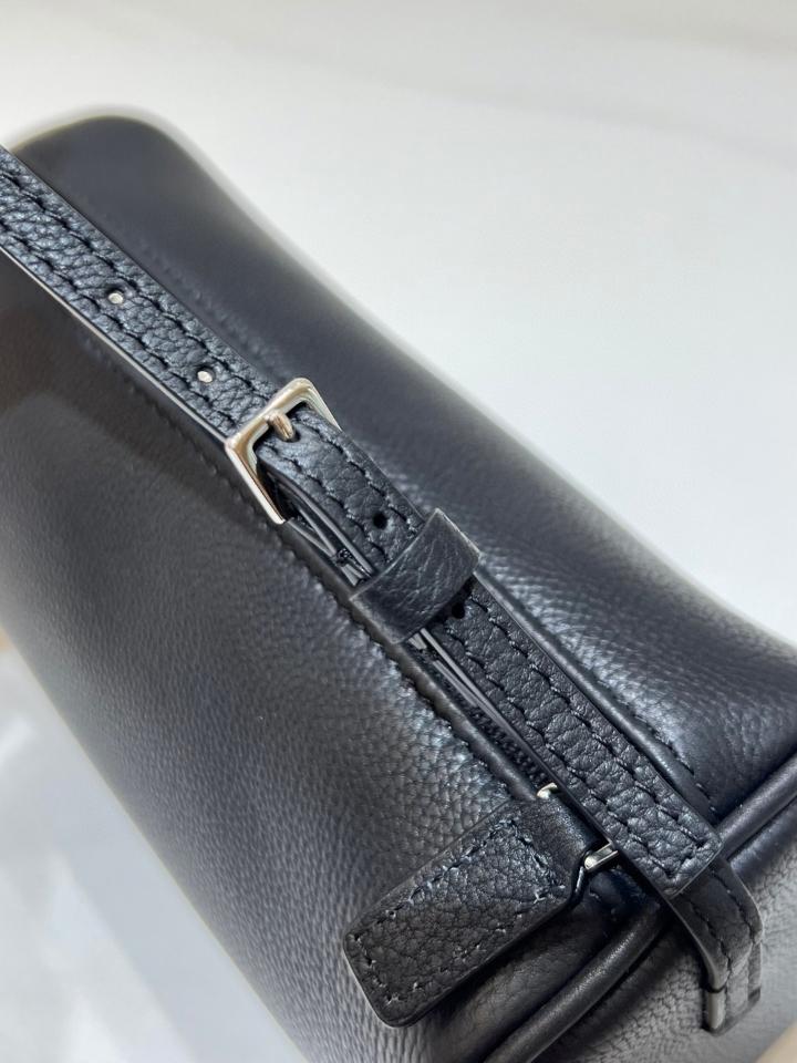 The Row 90's Bag in grained calfskin Leatherblack 19.5x10x 8cm  -duoc-ban-tai-Hvip Bags and Accessories