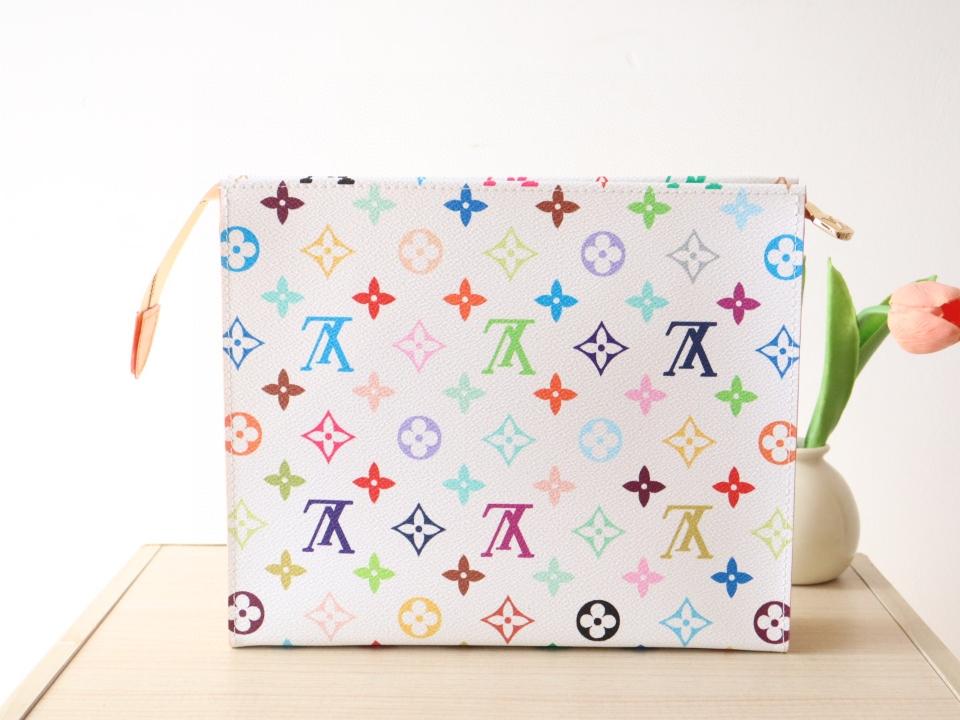 Louis Vuitton M13746
New Drop
LV x TM Toiletry Pouch -duoc-ban-tai-Hvip Bags and Accessories