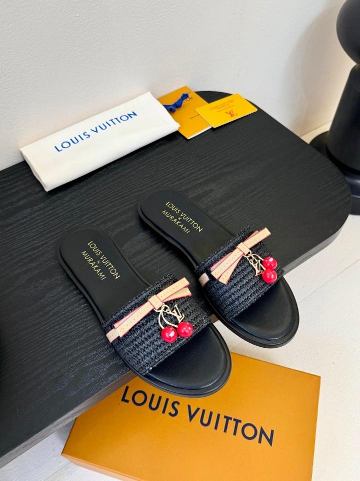 Louis Vuitton 1AHLRN
New
LV x TM Lily Flat Mule black -duoc-ban-tai-Hvip Shoes and Clothes