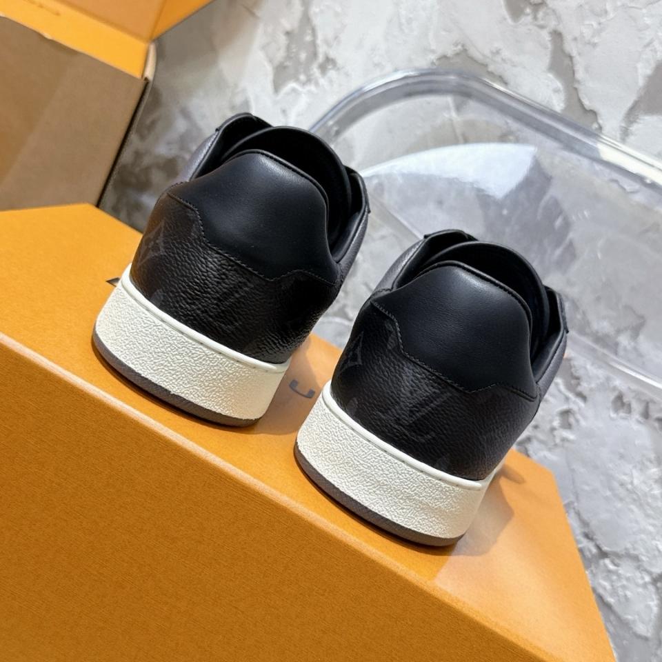 Louis Vuitton 1A8EB7
Rivoli Sneaker (N1) -duoc-ban-tai-Hvip Shoes and Clothes