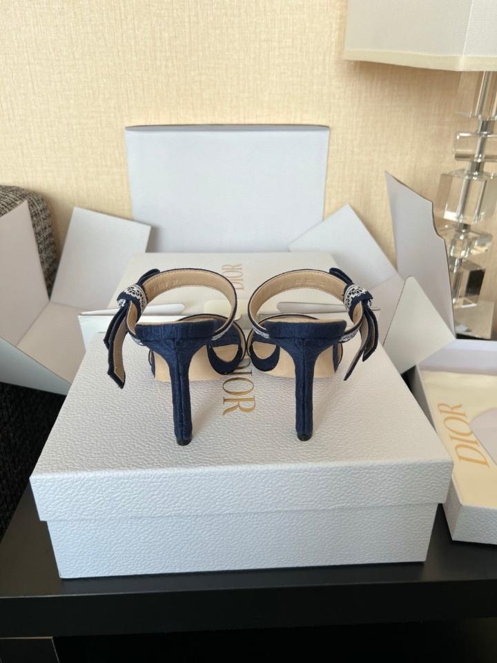 Dior Heeled Sandal with Straps
Navy Embroidered Cotton -duoc-ban-tai-Hvip Shoes and Clothes