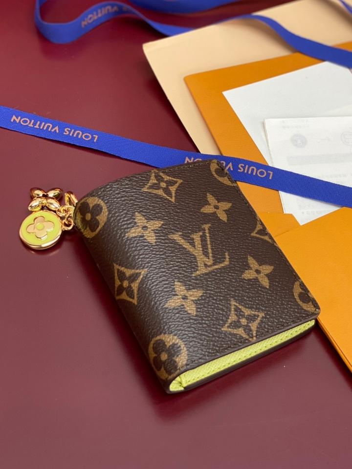 Louis Vuitton M14628
Ví LV Charms 9x10x2.5cm-duoc-ban-tai-Hvip Bags and Accessories