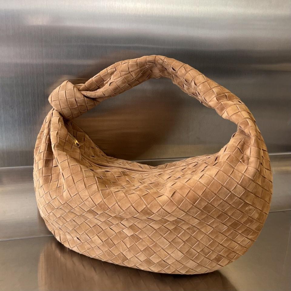 Bottega Veneta Jodie beige suede. 600261 48x40x16cm-duoc-ban-tai-Hvip Bags and Accessories