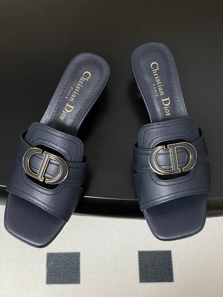 Dior 30 Montaigne Heeled Slide
Navy blue Calfskin
KCO374CFY 40mm (2) -duoc-ban-tai-Hvip Shoes and Clothes