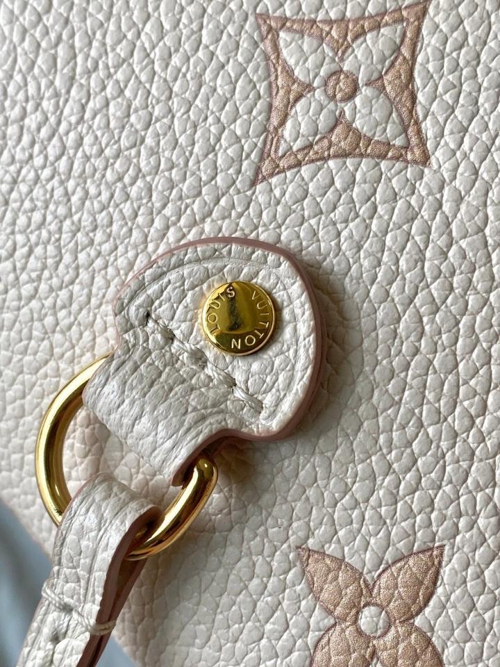 Louis Vuitton M14285
Neverfull MM 31 × 28 × 14 CM L1-duoc-ban-tai-Hvip Bags and Accessories