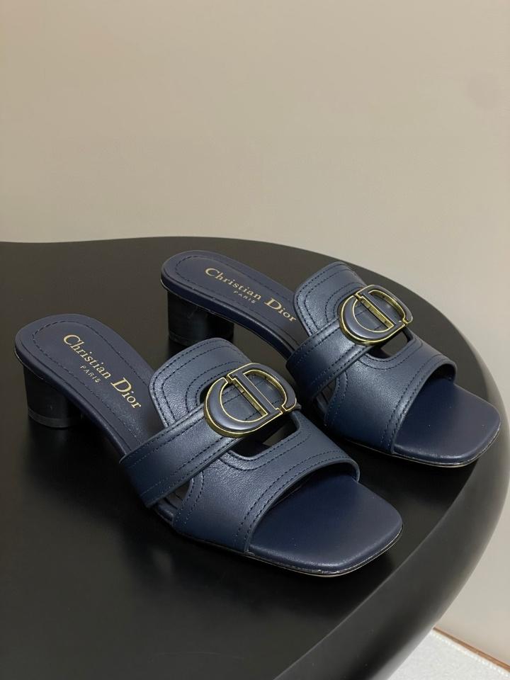Dior 30 Montaigne Heeled Slide
Navy blue Calfskin
KCO374CFY 40mm (2) -duoc-ban-tai-Hvip Shoes and Clothes