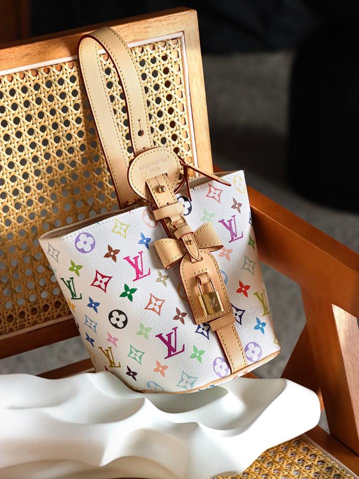 Louis Vuitton M13089
New Drop
LV x TM All In BB 16*18*12cm-duoc-ban-tai-Hvip Bags and Accessories