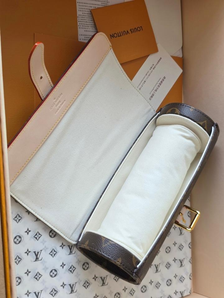 Louis Vuitton M47530
3 Watch Case 20x8x8cm-duoc-ban-tai-Hvip Bags and Accessories