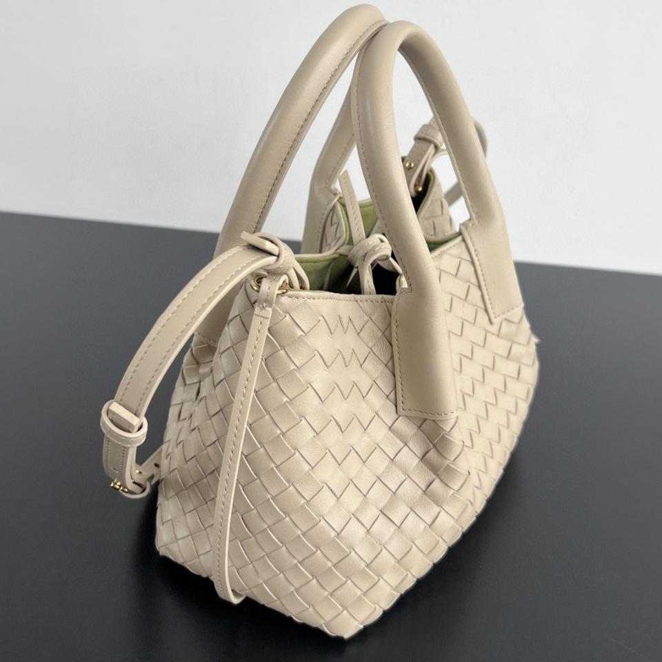 Bottega Veneta  Small Pinacoteca sea salt/green  819004 15*24*12cm-duoc-ban-tai-Hvip Bags and Accessories