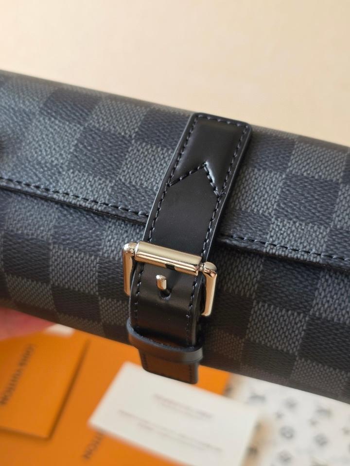Louis Vuitton M43385
3 Watch Case 20x8x8cm.-duoc-ban-tai-Hvip Bags and Accessories