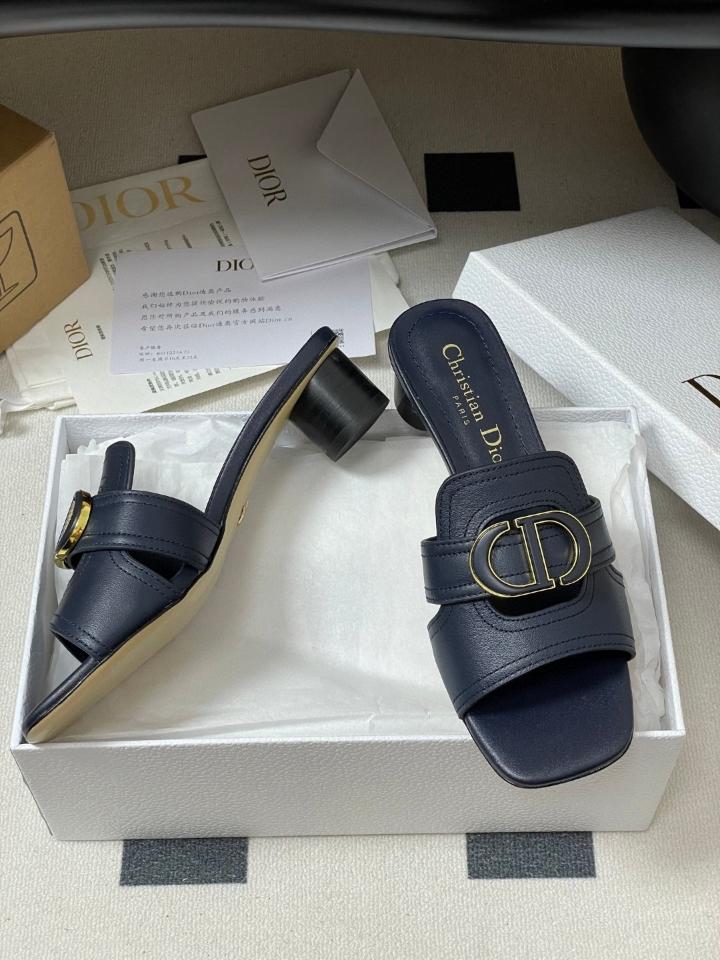 Dior 30 Montaigne Heeled Slide
Navy blue Calfskin
KCO374CFY 40mm (2) -duoc-ban-tai-Hvip Shoes and Clothes