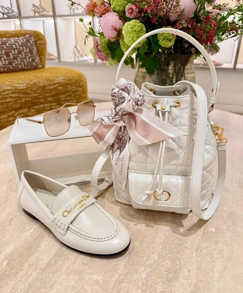 Dior Boy Loafer
White Supple Calfskin
 KDF039VSO_S03W (1)-duoc-ban-tai-Hvip Shoes and Clothes