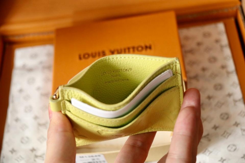 Louis Vuitton M13645
LV Charms Card Holder-duoc-ban-tai-Hvip Bags and Accessories