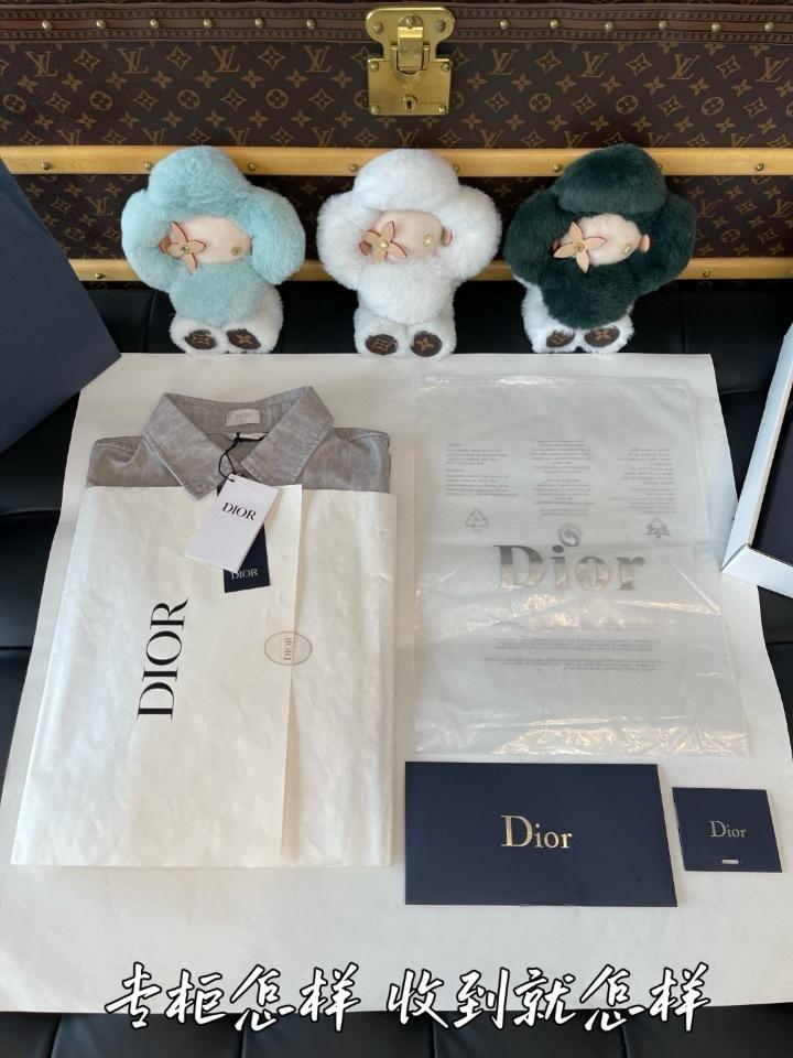Dior Dior Oblique Short-Sleeved Overshirt
Gray Cotton Denim 243D589A3001_C880-duoc-ban-tai-Hvip Shoes and Clothes