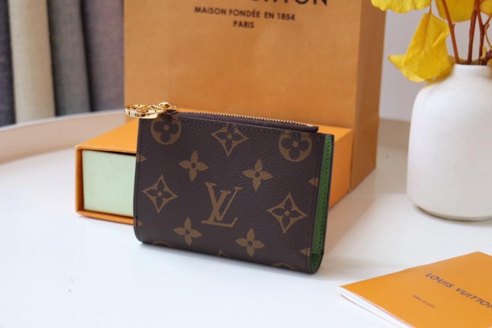 Louis Vuitton M25693
Lisa Wallet-duoc-ban-tai-Hvip Bags and Accessories