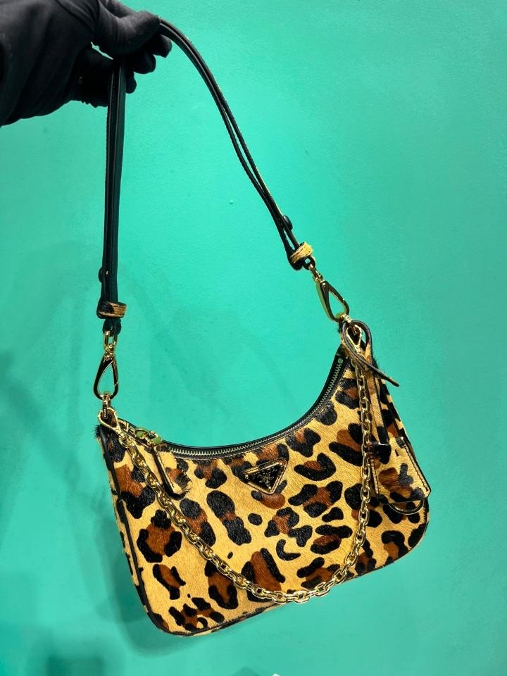 Prada Re-Edition mini printed leather bag honey 1BC204 23x17x6.5cm-duoc-ban-tai-Hvip Bags and Accessories