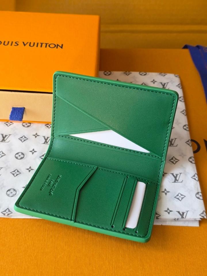 Louis Vuitton M25950
Ví Pocket Organizer-duoc-ban-tai-Hvip Bags and Accessories