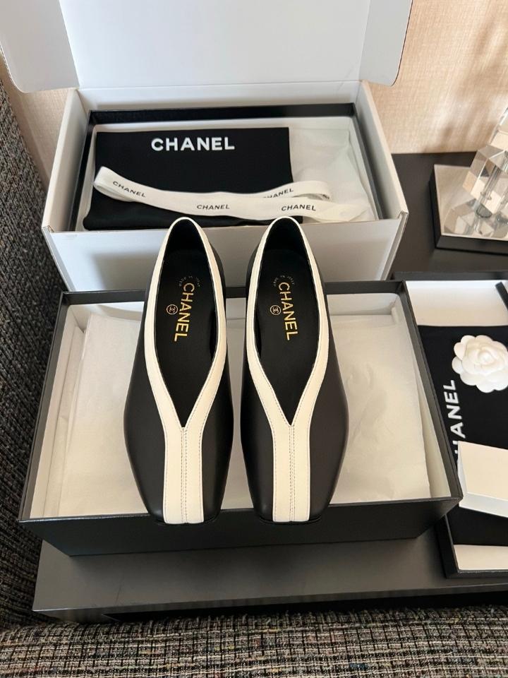 Chanel Ballet flats
 
Crocodile Embossed Calfskin & Patent Calfskin 
Black & white G47182 -duoc-ban-tai-Hvip Shoes and Clothes