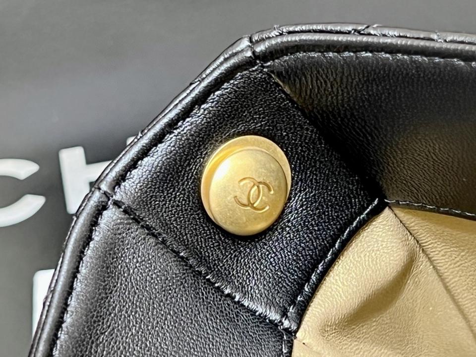 Chanel Small hobo shoulder bag lambskin Gold-Tone Metal Black  As3259 19x16x8cm-duoc-ban-tai-Hvip Bags and Accessories