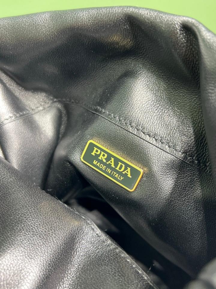 Prada Petit Sac Noir mini nappa leather bucket bag black 1BE088 14x20x15 cm -duoc-ban-tai-Hvip Bags and Accessories