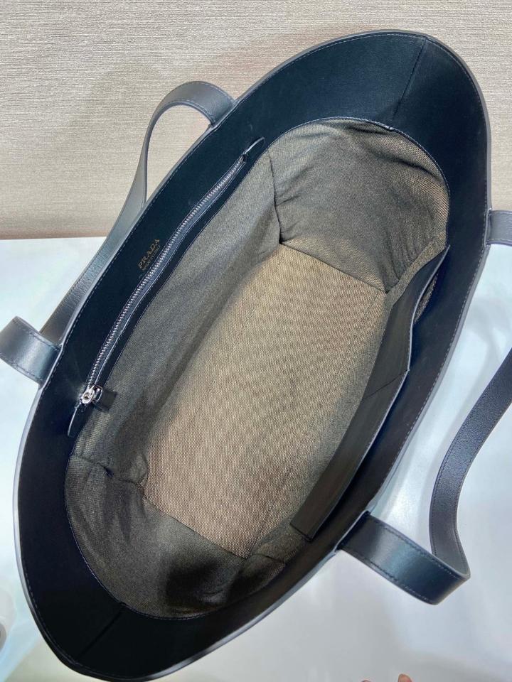 Prada
Leather tote bag 2VG123 40x35.5x14cm-duoc-ban-tai-Hvip Bags and Accessories