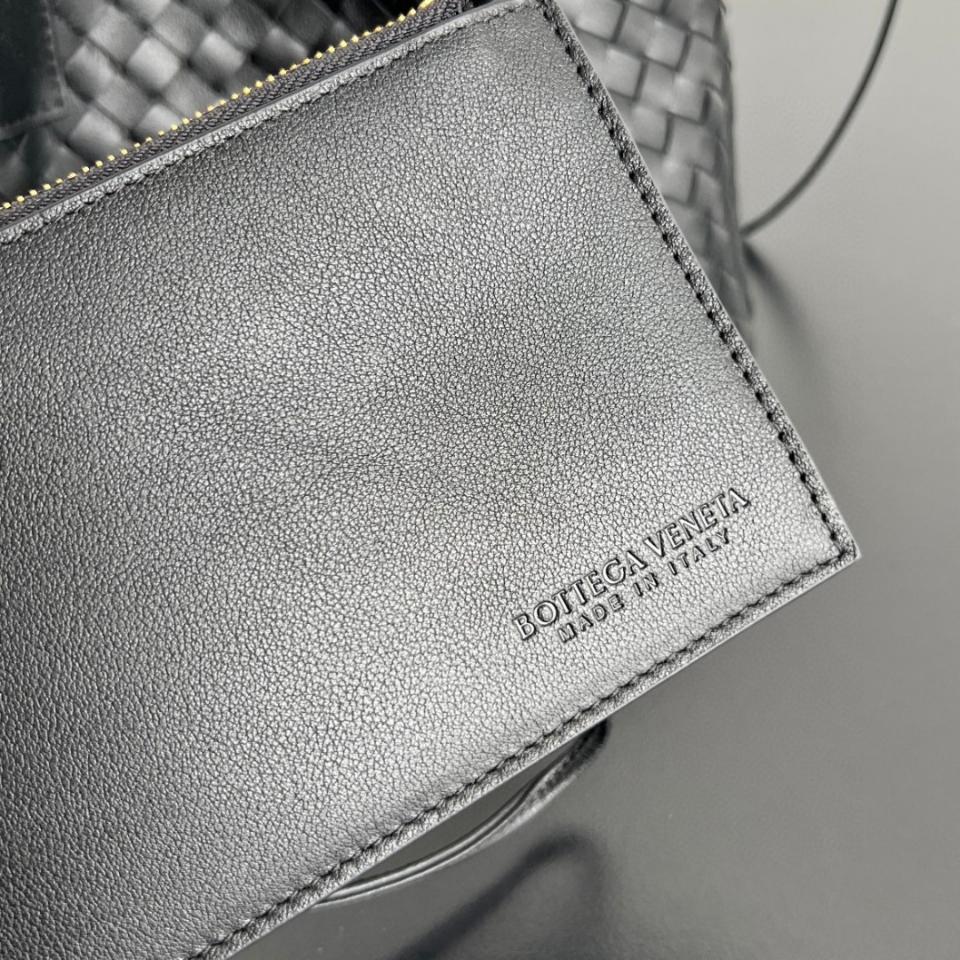 Bottega Veneta  Small Pinacoteca black  819004 15*24*12cm-duoc-ban-tai-Hvip Bags and Accessories