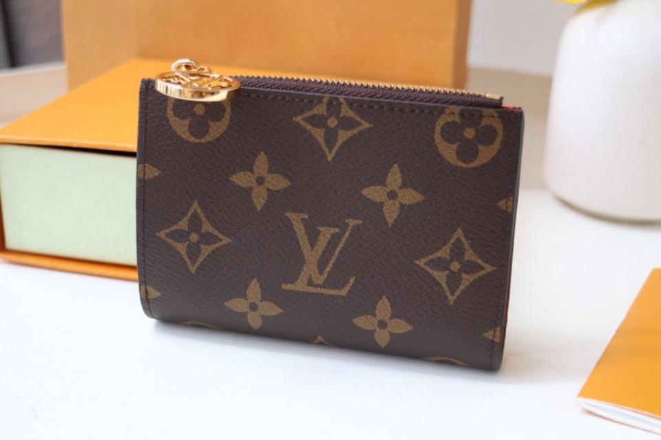 Louis Vuitton M11380
Lisa Wallet-duoc-ban-tai-Hvip Bags and Accessories