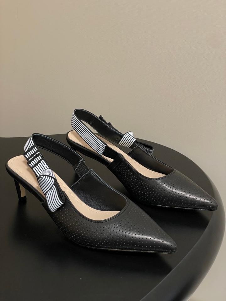 Dior Toujours Slingback Pump
Black Perforated Supple Lambskin KCV370CEL_S900 50mm (2)-duoc-ban-tai-Hvip Shoes and Clothes