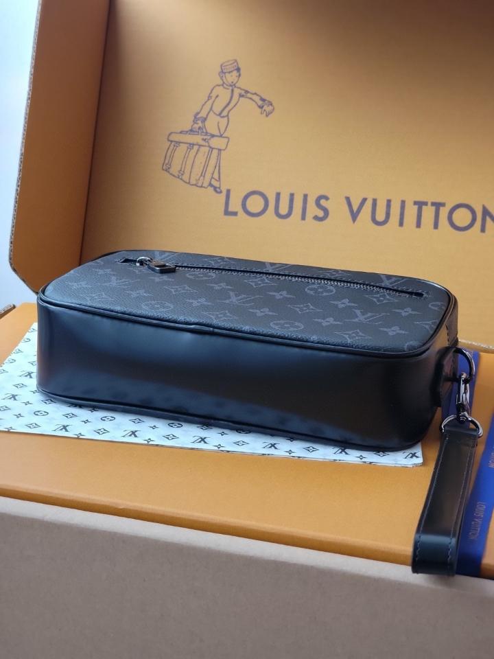 Louis Vuitton N47626
Pochette Kasai grey-duoc-ban-tai-Hvip Bags and Accessories